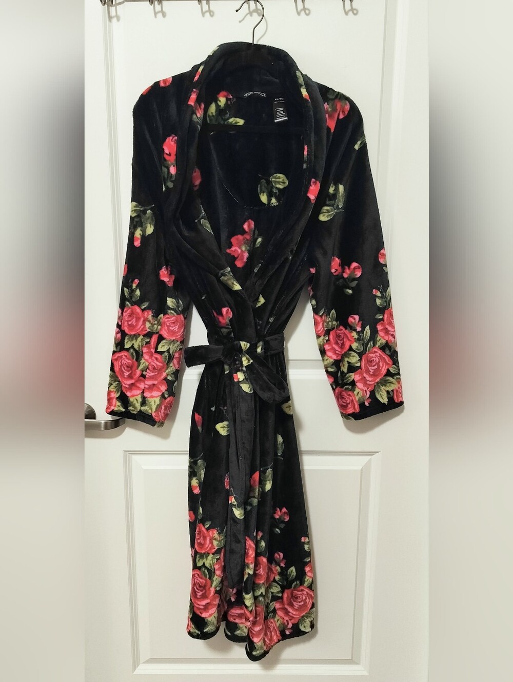 Jasmine Rose Noire Women's XL  Black Red Floral Plush Velour Bathrobe